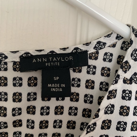 Ann Taylor Shell Top - Picture 3 of 8